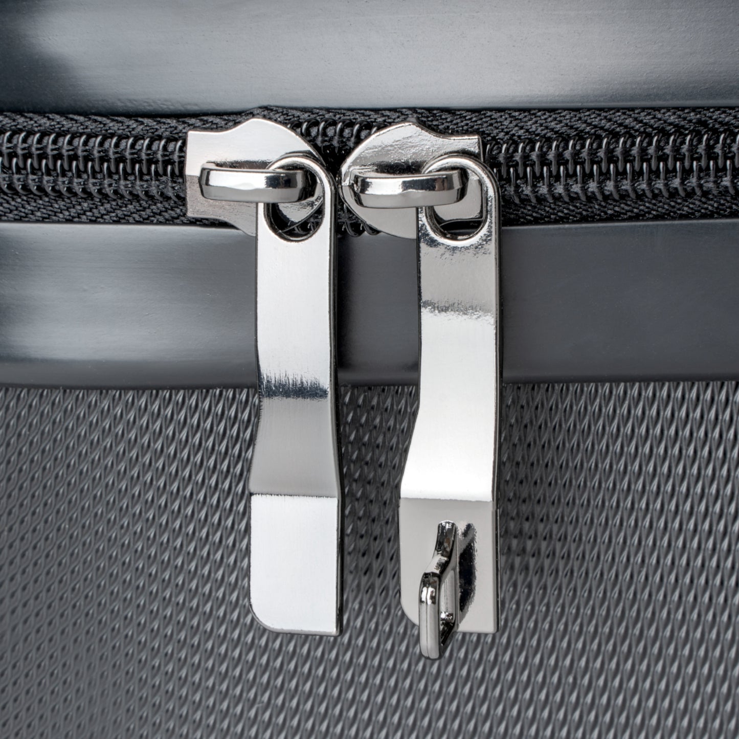 Zeta Shadow Small Suitcase with built in lock, 4 double-wheels, telescopic handle, and ABS back hard-shell