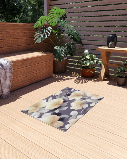 White Blush Floral Bunch Outdoor Rug, 24" x 36"