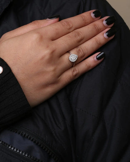 10K White Gold 3/8 Cttw Round-Cut Lab Grown Diamond Cluster Pear Promise Ring (G-H Color, VS2-SI1 Clarity)