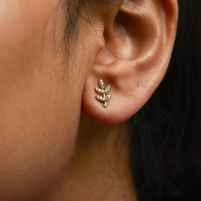 10K Yellow Gold 1/10 Cttw Diamond Accented Leaf and Branch Stud Earrings (H-I Color, I1-I2 Clarity)